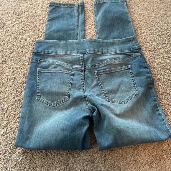 Chico’s Women’s Straight Leg Jeans

Size 0 - Picture 4 of 6